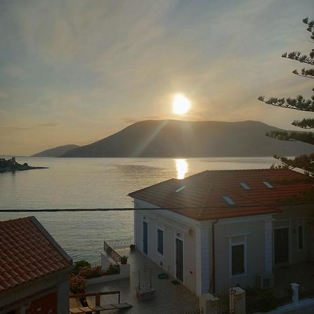 Sonia'S Apartment In Fiscardo Waterfront 费斯卡尔德宏 外观 照片